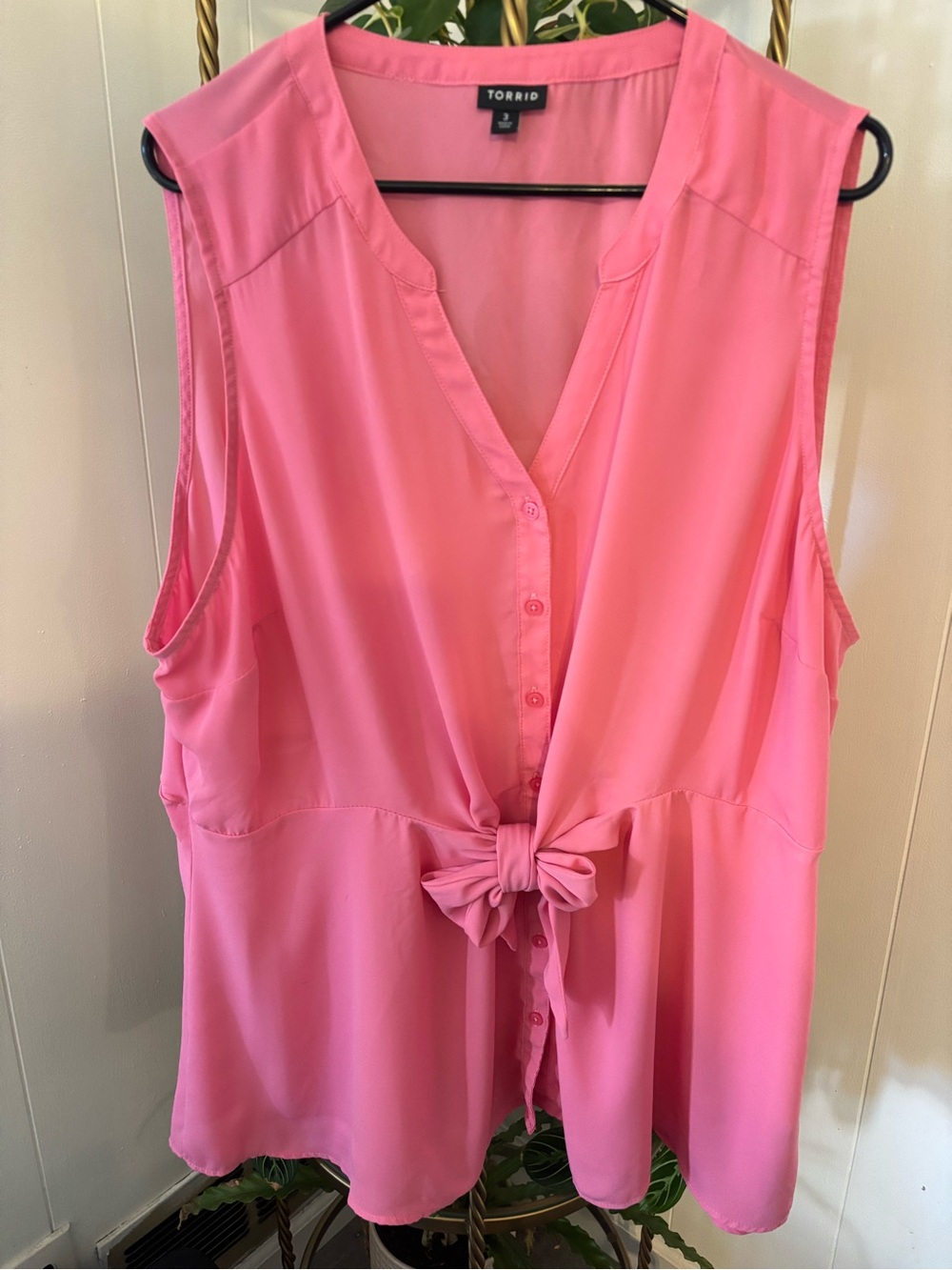 Torrid size 3 pink sleeveless blouse with tie front